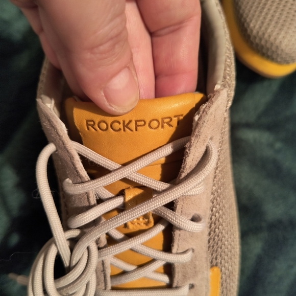 Size 8.5 Rockport women sneakers. colors, grey and yellow. Great condition. - Picture 4 of 10